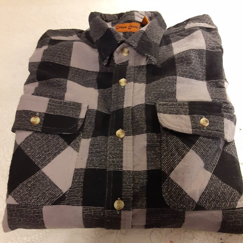 Cobra Creek Men's (XL) Grey & Black Checkered Long Sleeve Flannel Shirt